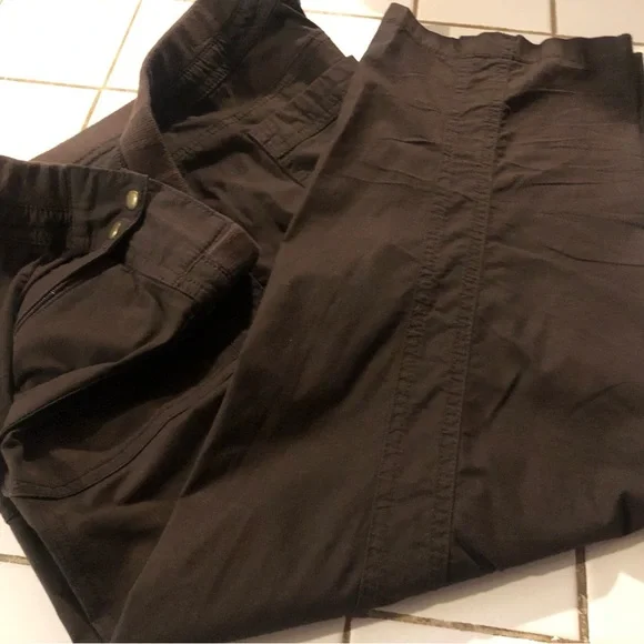 Capris with pockets in dark brown - Picture 5 of 10